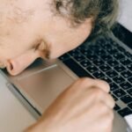 Burn-out : symptômes, phases et sortie stoïcienne