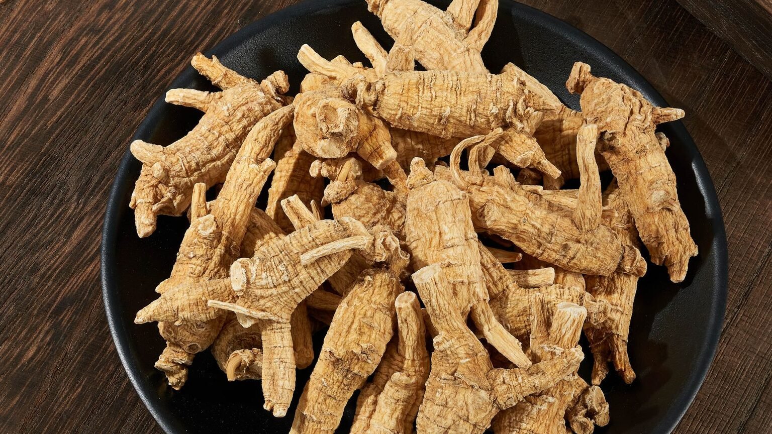 You are currently viewing Ginseng : bienfaits, danger, rouge vs blanc et posologie