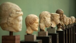 Buste antique en marbre, portrait imaginaire d'un philosophe stoïcien romain